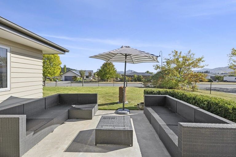 Photo of property in 2 Criffel Place, Luggate, Wanaka, 9383