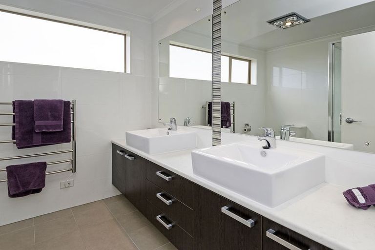 Photo of property in 19 Chateau Rise, Flat Bush, Auckland, 2016