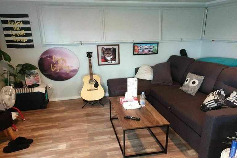 Photo of property in 1 Glenbervie Crescent, Massey, Auckland, 0614