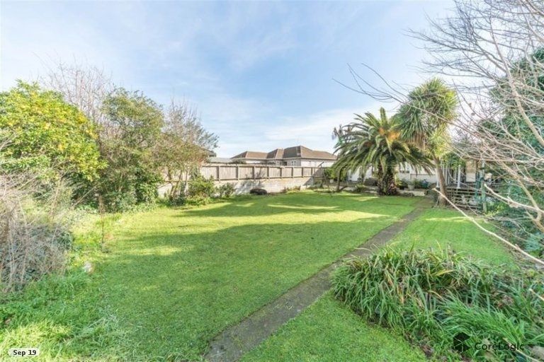 Photo of property in 22 East Street, Terrace End, Palmerston North, 4410