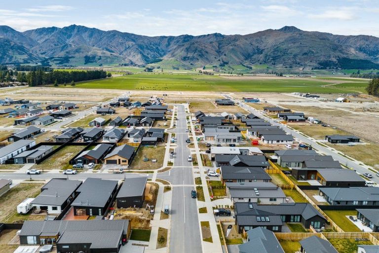 Photo of property in 32 Dunn Street, Lake Hawea, 9382