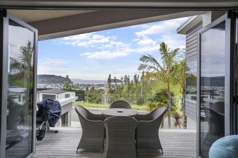 Photo of property in 114 Te Pamahue Drive, Whangamata, 3620