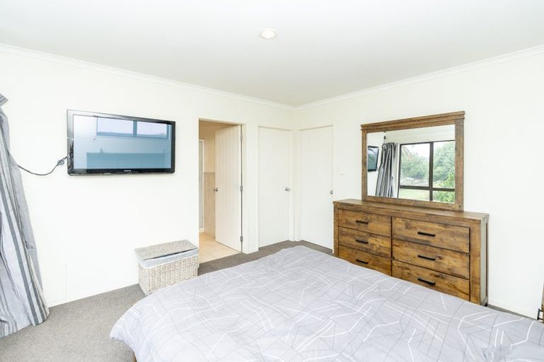 Photo of property in 16 Grasmere Court, Huntington, Hamilton, 3210