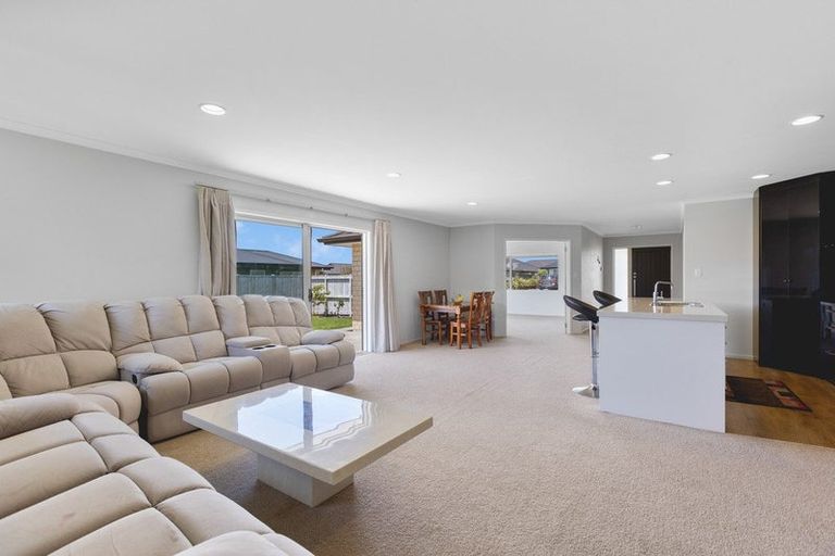 Photo of property in 11 Rawiri Drive, Bell Block, New Plymouth, 4312