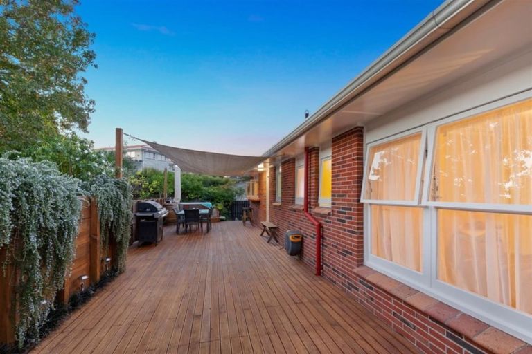 Photo of property in 19 Hartley Terrace, Massey, Auckland, 0614