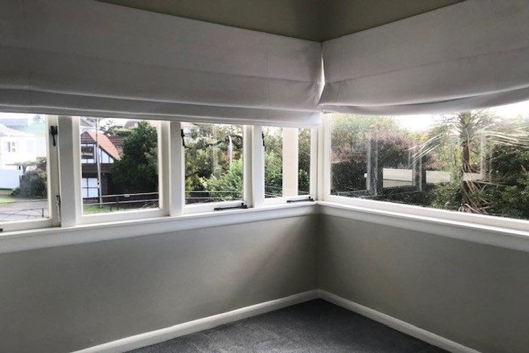 Photo of property in 2 Mcarthur Street, Terrace End, Palmerston North, 4410