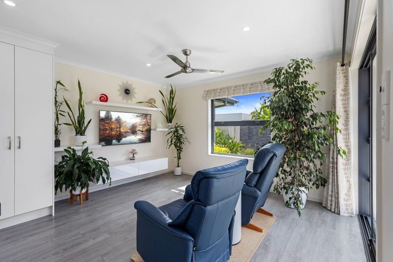 Photo of property in 27 Leet Crescent, Papamoa Beach, Papamoa, 3118