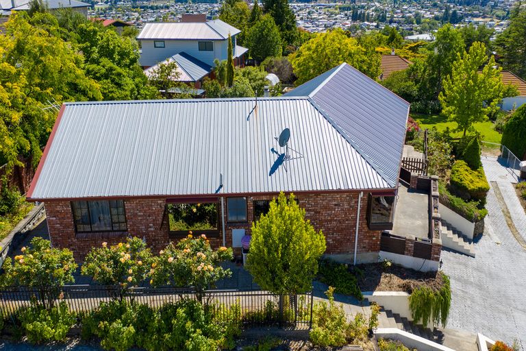 Photo of property in 2c Craig Place, Bridge Hill, Alexandra, 9320