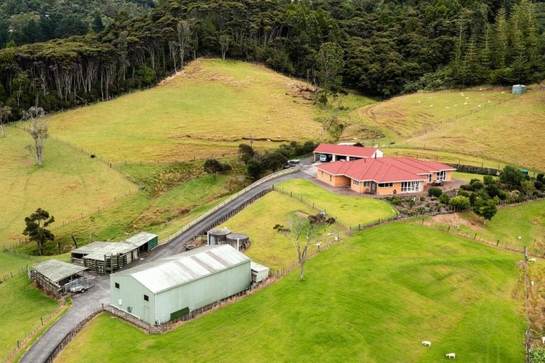 Photo of property in 97 Arrowsmith Road, Waitakere, Henderson, 0782
