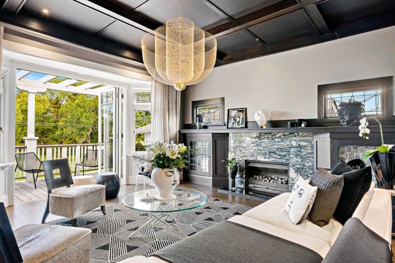 Photo of property in 20 Seabreeze Road, Narrow Neck, Auckland, 0624