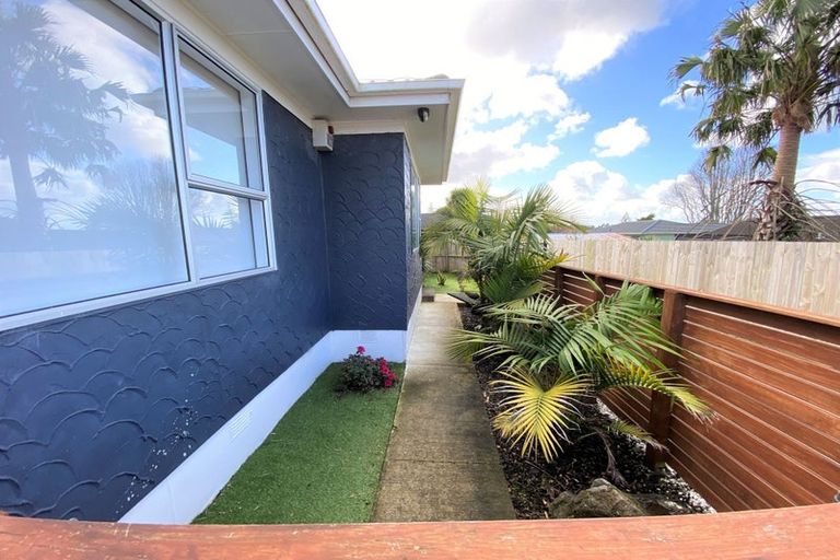 Photo of property in 69 Solar Road, Glen Eden, Auckland, 0602