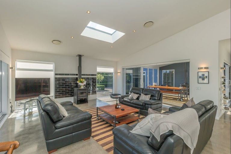 Photo of property in 342a Tararua Road, Levin, 5571