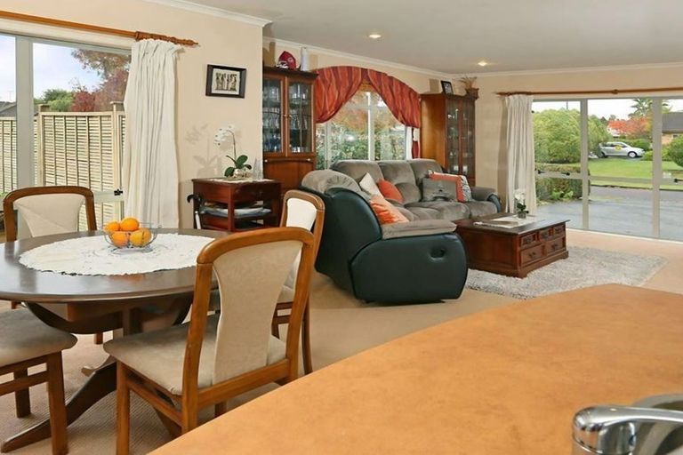 Photo of property in 1 Braestar Court, Henderson, Auckland, 0612