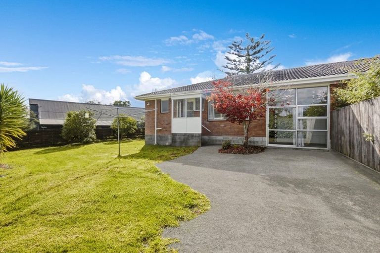 Photo of property in 3/70 Kaurilands Road, Titirangi, Auckland, 0604