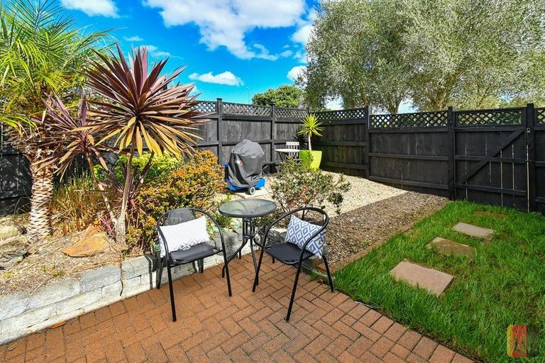 Photo of property in 204 Wattle Farm Road, Wattle Downs, Auckland, 2103