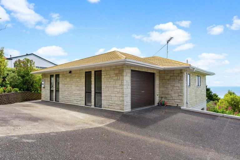 Photo of property in 258 Whangaparaoa Road, Red Beach, 0932