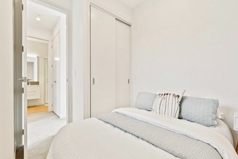 Photo of property in 2/38 Jane Maree Road, Kumeu, 0810