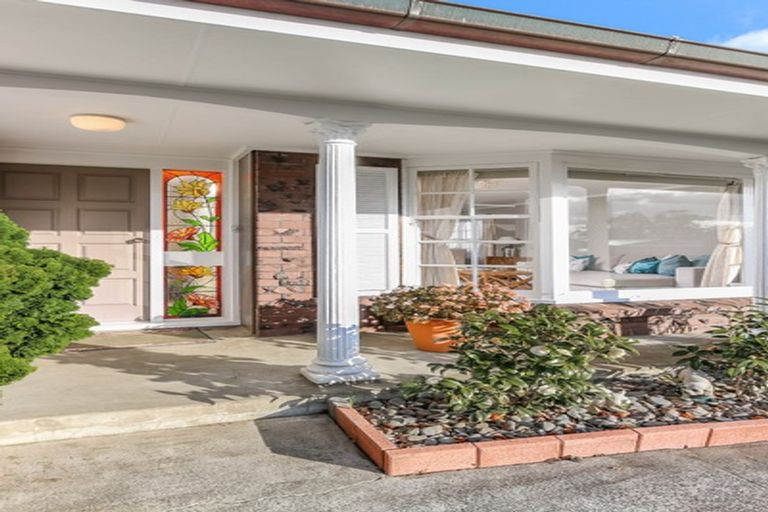 Photo of property in 37 Fratley Avenue, Farm Cove, Auckland, 2012