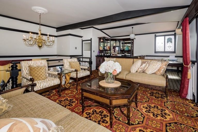 Photo of property in 15 Norwood Road, Bayswater, Auckland, 0622