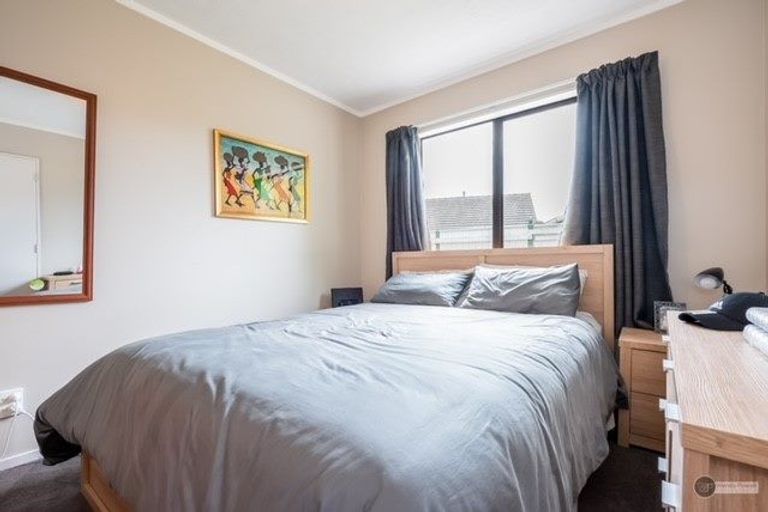 Photo of property in 2/15 Gibson Crescent, Naenae, Lower Hutt, 5011