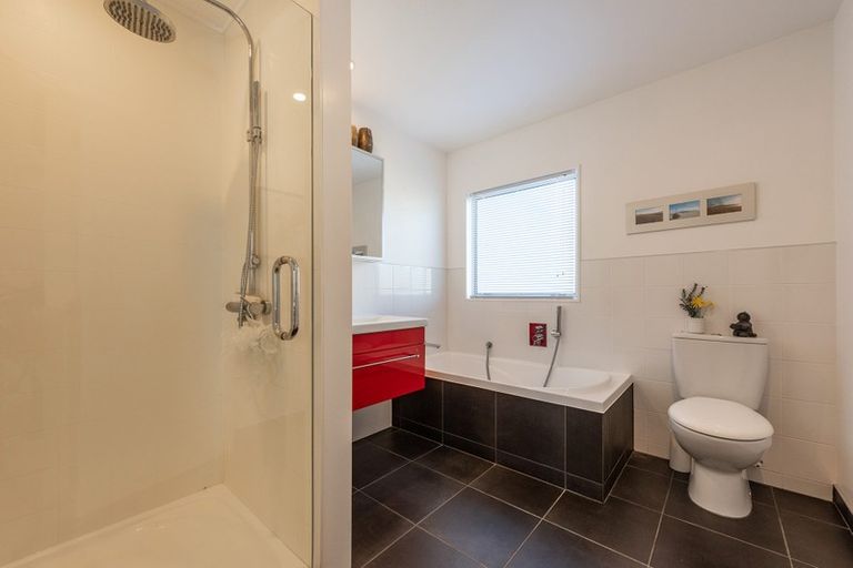 Photo of property in 24 Observatory Close, Whitby, Porirua, 5024