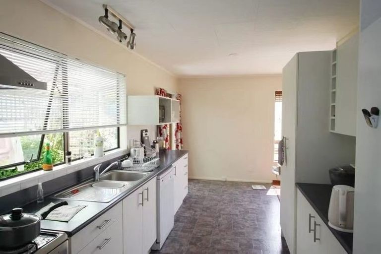 Photo of property in 75 Omapere Street, Whitby, Porirua, 5024