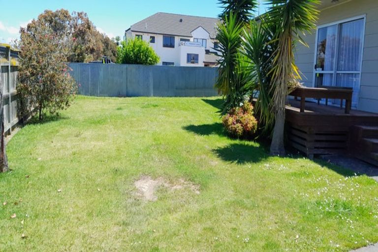 Photo of property in 80 Tait Drive, Greenmeadows, Napier, 4112