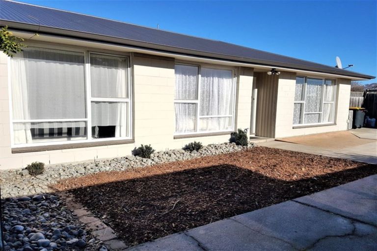 Photo of property in 2/32 Lamorna Road, Parklands, Christchurch, 8083