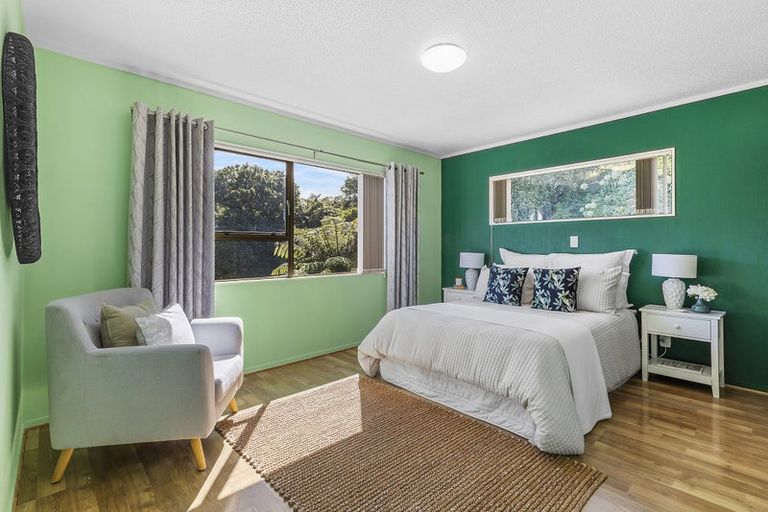 Photo of property in 20 Zande Terrace, Tawa, Wellington, 5028