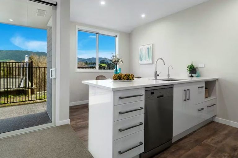 Photo of property in 1 Beth Lane, Katikati, 3129