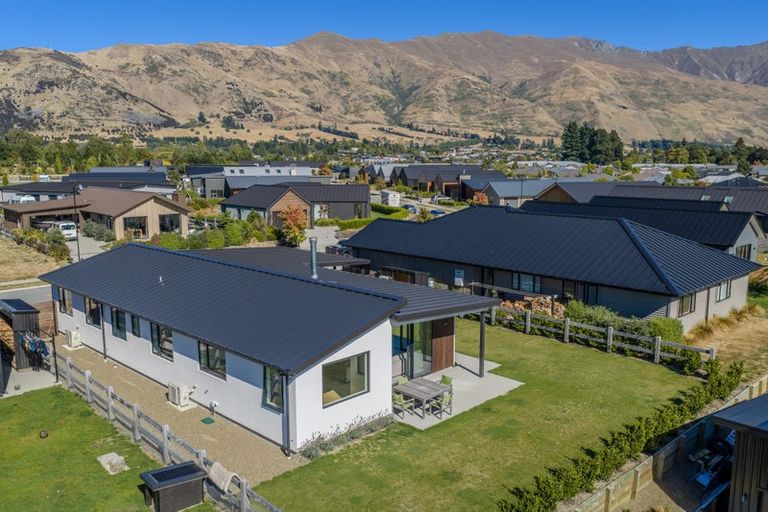Photo of property in 25 Campbell Road, Wanaka, 9305