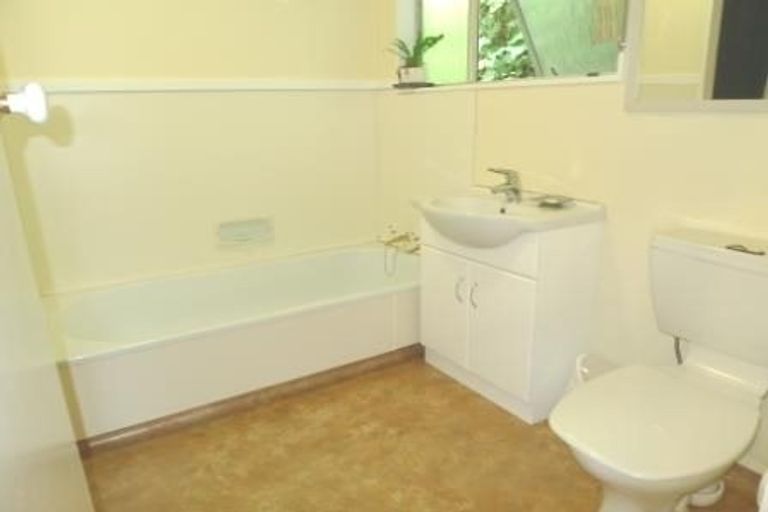 Photo of property in 4a Sarah Way, Crofton Downs, Wellington, 6035