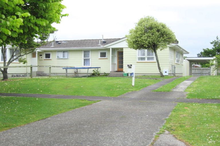 Photo of property in 32 Molesworth Place, Mangere, Auckland, 2022