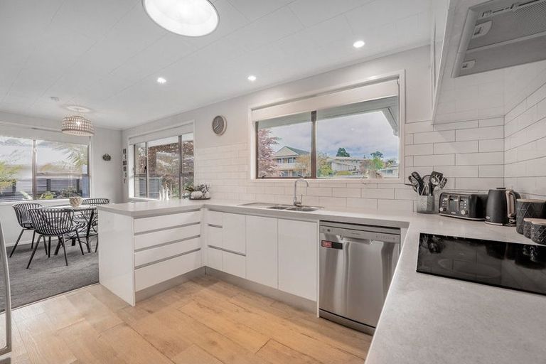 Photo of property in 15 Lantana Avenue, Bell Block, New Plymouth, 4312