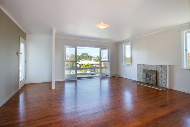 Photo of property in 29 Sylvan Crescent, Te Atatu South, Auckland, 0610