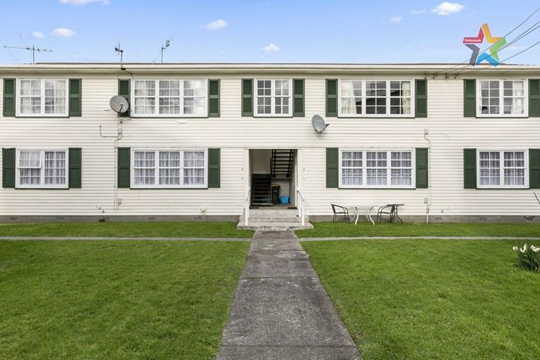 Photo of property in 1/95 Whites Line East, Waiwhetu, Lower Hutt, 5010