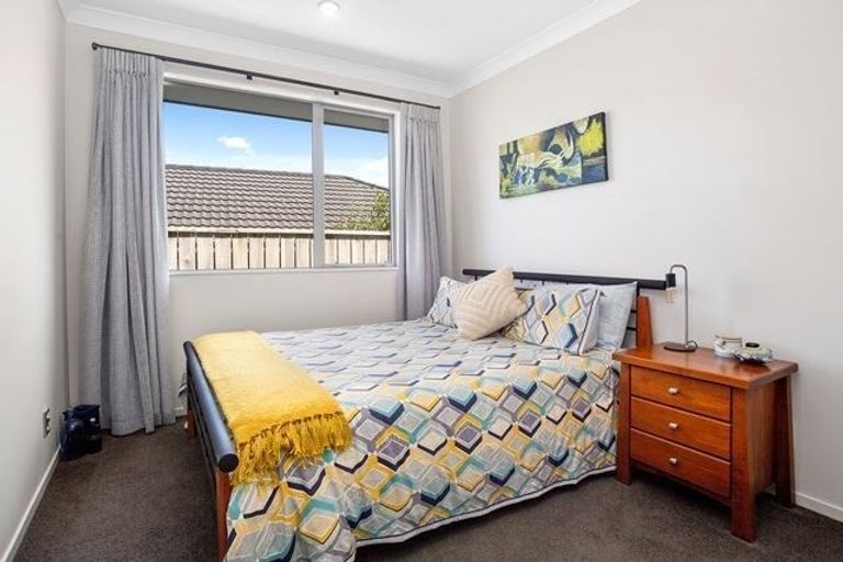 Photo of property in 105 Bing Lucas Drive, Tawa, Wellington, 5028