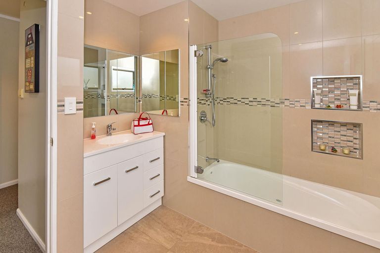 Photo of property in 78 Carnoustie Drive, Wattle Downs, Auckland, 2103