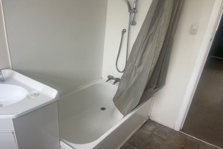 Photo of property in 14b Parera Grove, Heretaunga, Upper Hutt, 5018