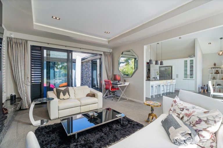 Photo of property in 8 Sara Way, Whitianga, 3510