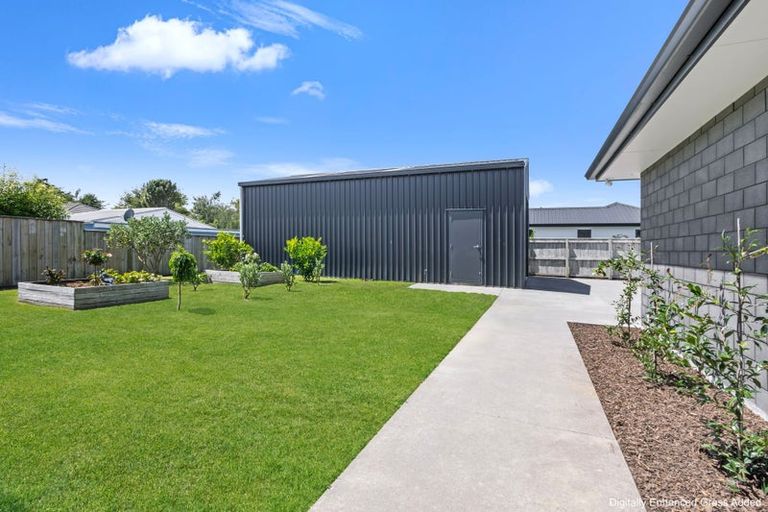 Photo of property in 27 Smith Street, Lepperton, New Plymouth, 4373