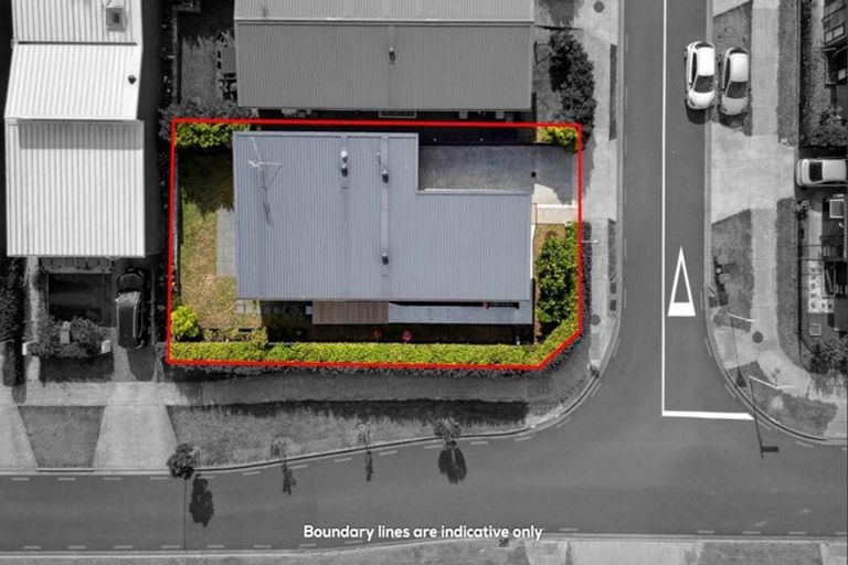 Photo of property in 1 Regiment Road, Papakura, 2110