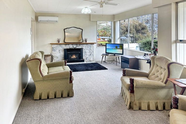 Photo of property in 5 Tait Place, Carterton, 5713