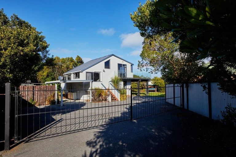 Photo of property in 17 Kotare Place, South Bay, Kaikoura, 7300