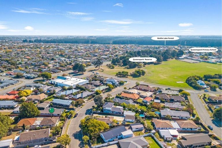 Photo of property in 1/29 Heathglen Avenue, Parklands, Christchurch, 8083