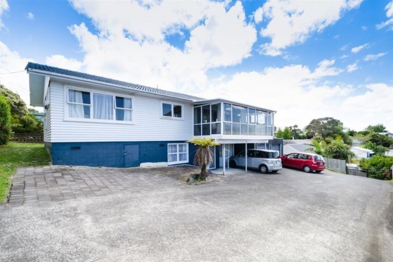 Photo of property in 73 Waimumu Road, Massey, Auckland, 0614