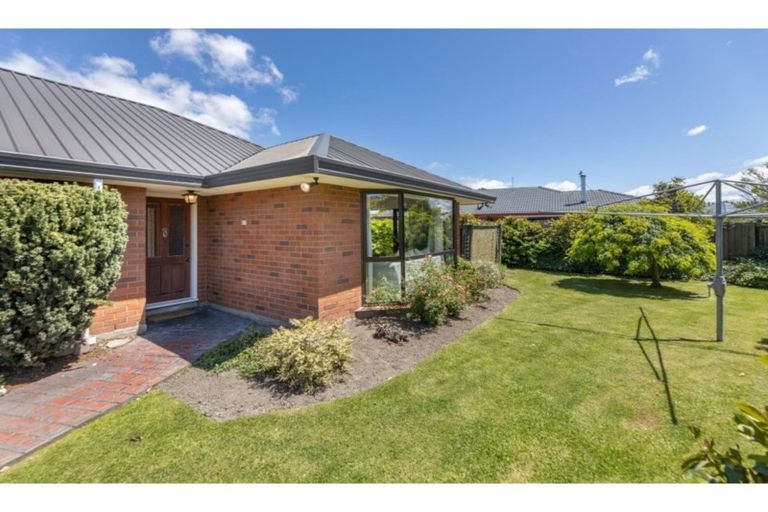 Photo of property in 61 Lowry Avenue, Redwood, Christchurch, 8051