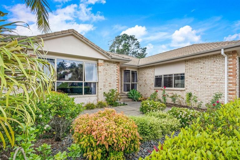 Photo of property in 8 Landvale Court, Browns Bay, Auckland, 0630