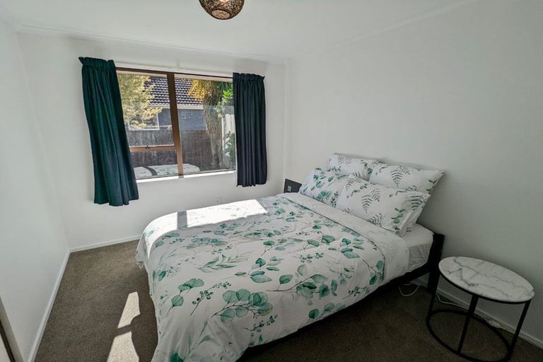 Photo of property in 1/139 Sawyers Arms Road, Northcote, Christchurch, 8052