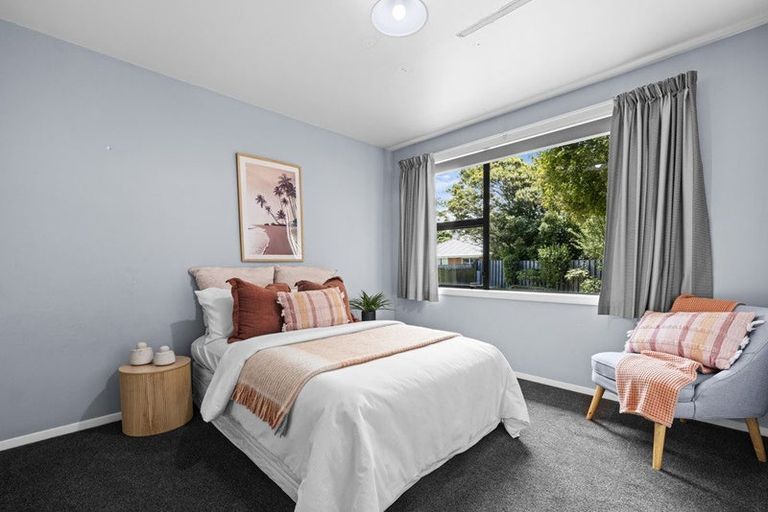 Photo of property in 76 Frensham Crescent, Woolston, Christchurch, 8062